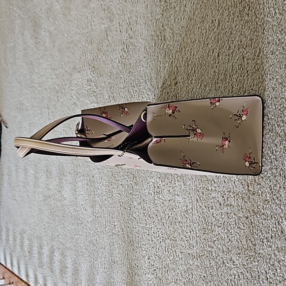 NWOT Coach Charlie Carryall in pebbled leather - Picture 4 of 5